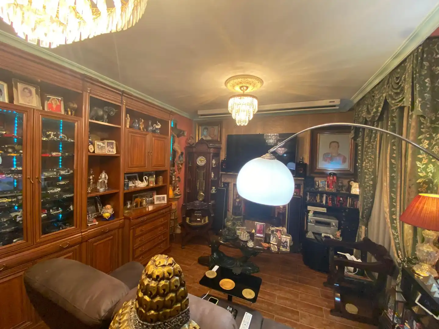 Sala d'estar de Casa o xalet en venda en Dos Hermanas amb Aire condicionat, Jardí privat i Terrassa