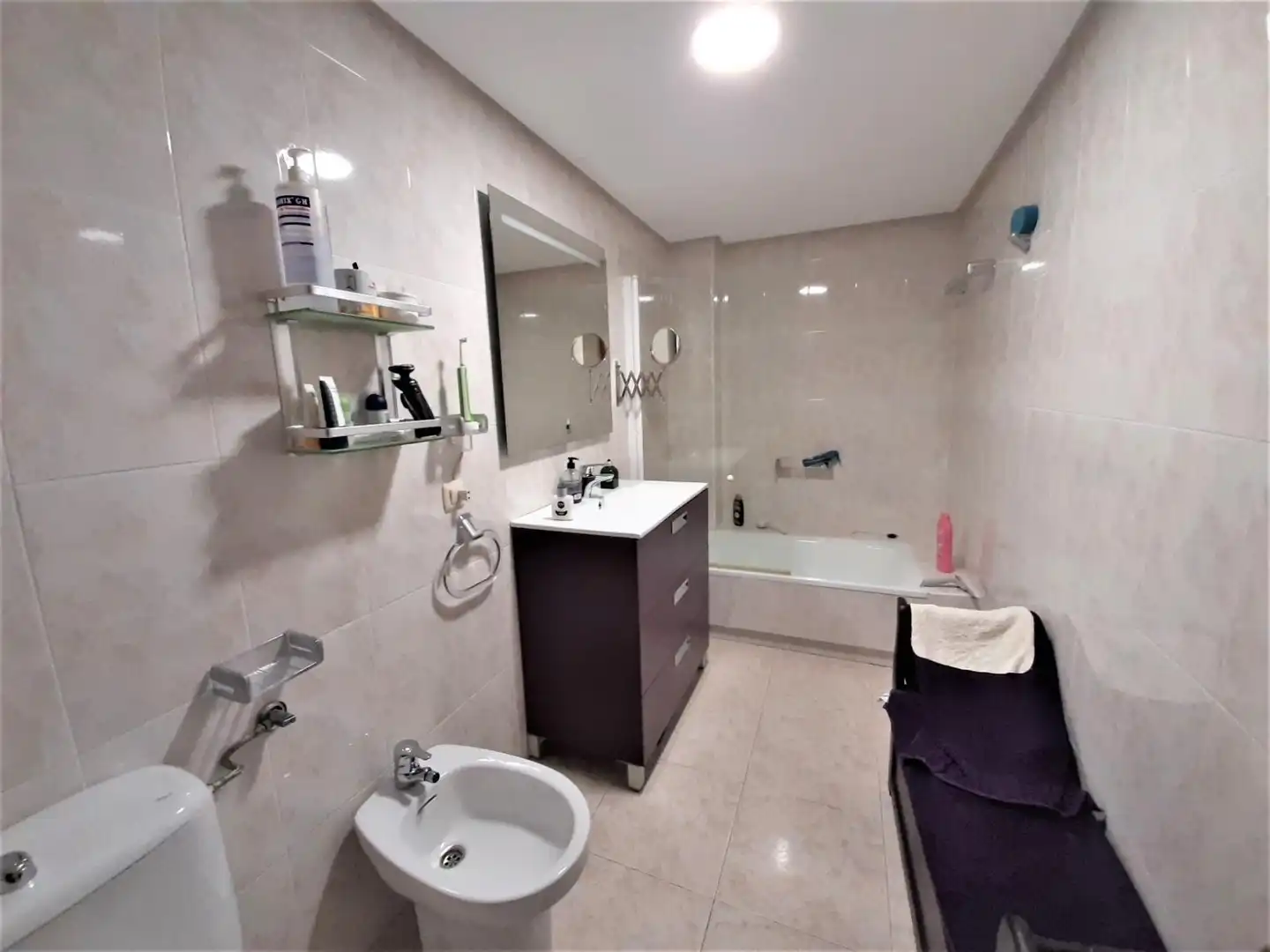 Badezimmer von Wohnung zur Miete in Cáceres mit Klimaanlage, Privatgarten und Terrasse
