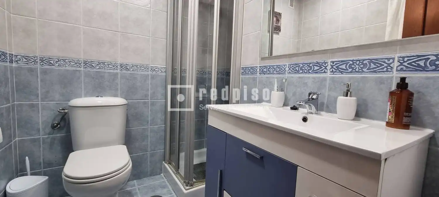 Bany de Pis en venda en Málaga amb Aire condicionat, Calefacció i Jardí privat