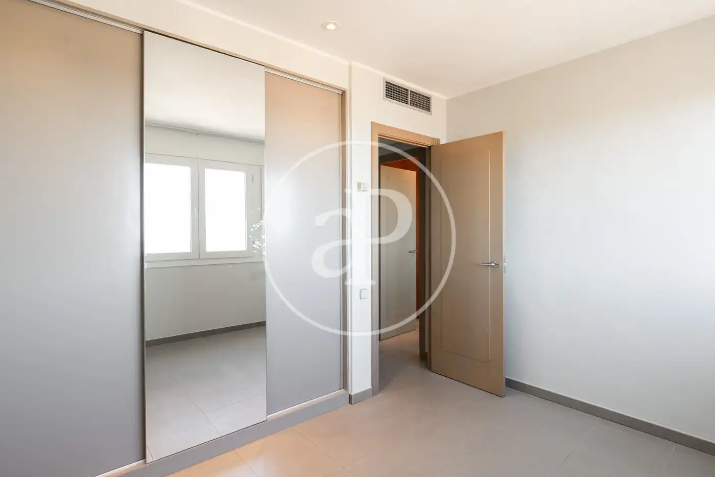 Bedroom of Houses for sale in Barcelona  with Air Conditioner, Heating and Terrace