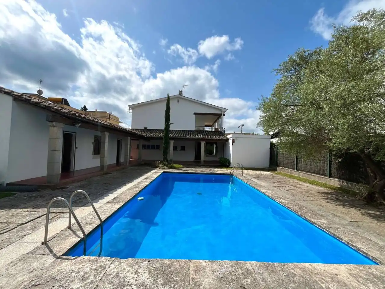 Swimming pool of Houses for sale in Girona  with Air Conditioner, Heating and Private garden