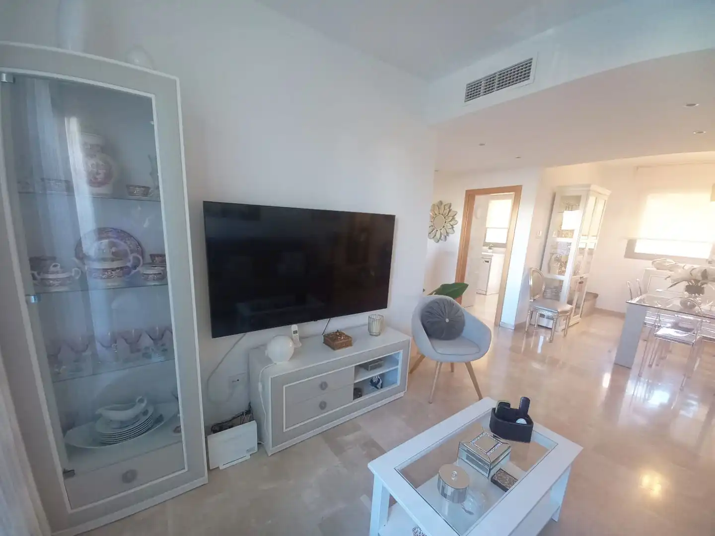 Sala de estar de Casa adosada en venta en Vélez-Málaga con Aire acondicionado, Terraza y Trastero