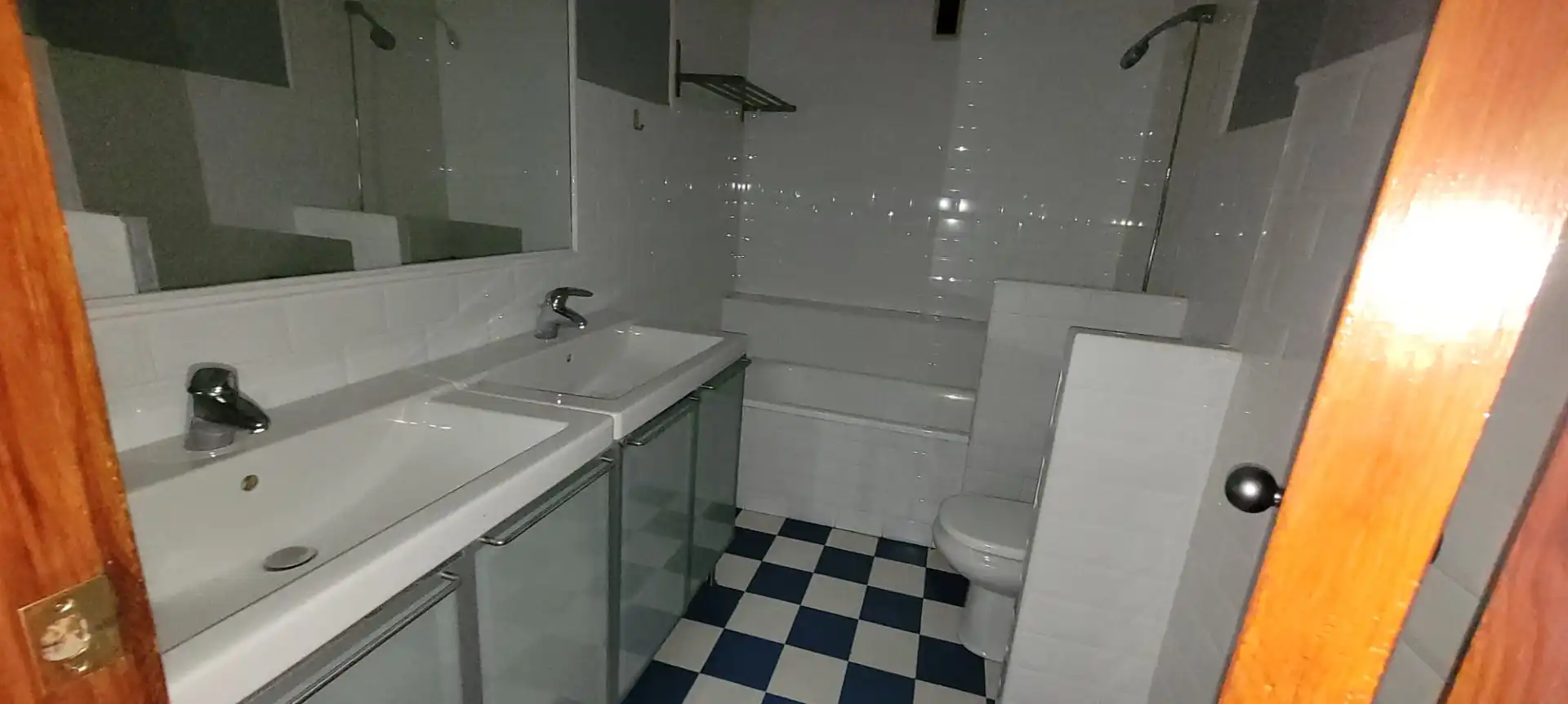Bany de Casa o xalet en venda en Pozuelo de Alarcón amb Jardí privat