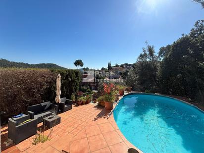 Exterior view of Single-family semi-detached for sale in Torrelles de Llobregat  with Heating, Private garden and Terrace