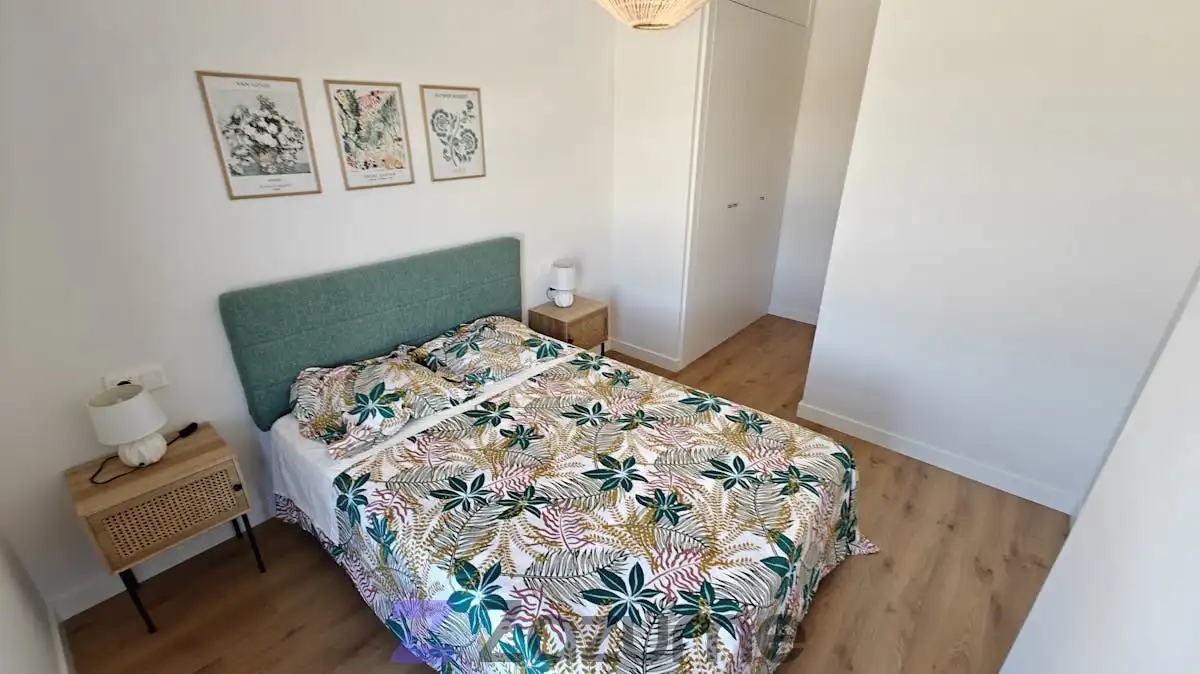 Bedroom of Flat for rent in Sevilla  with Air Conditioner, Private garden and Parquet flooring