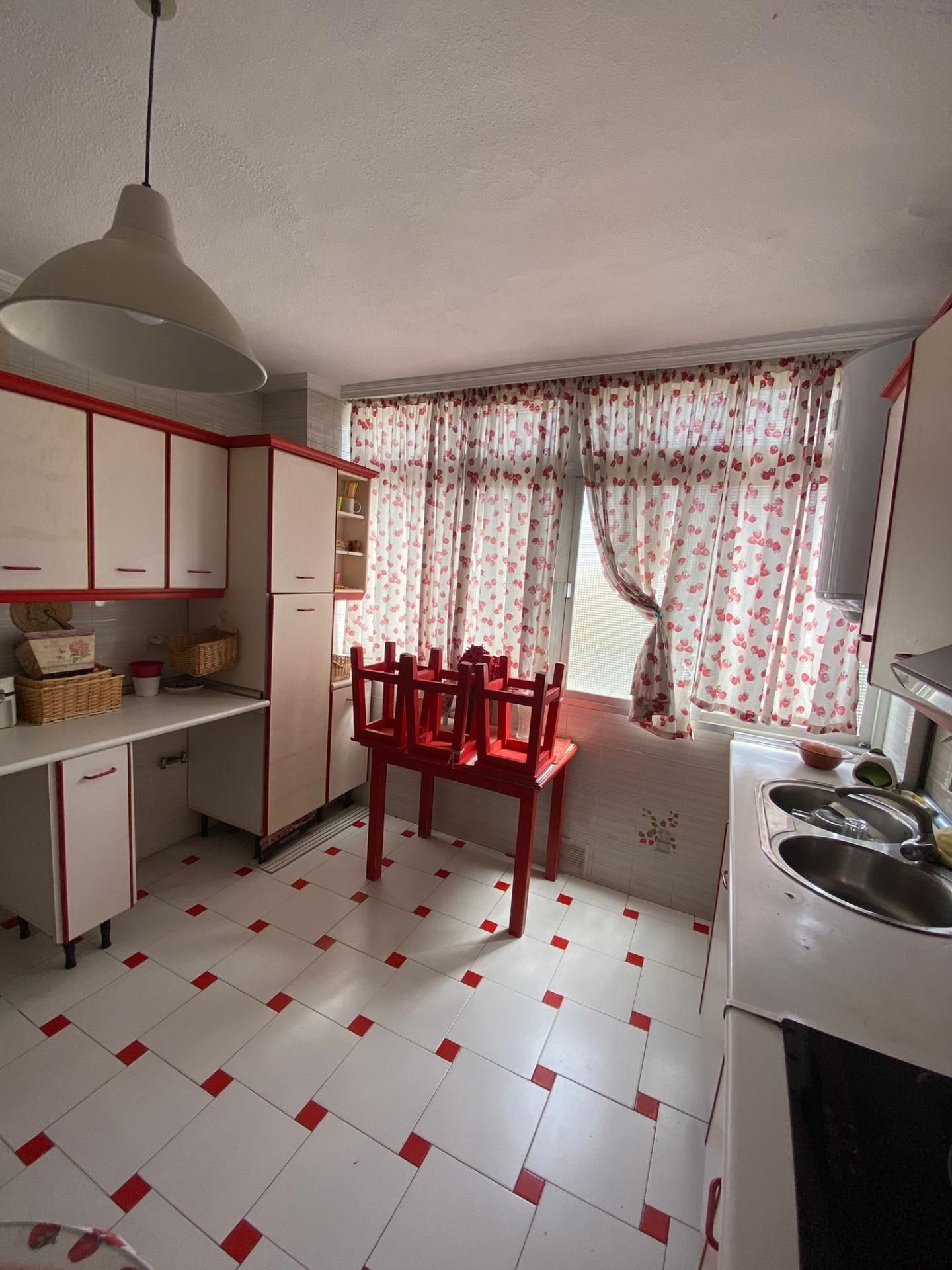 Kitchen of Flat for sale in Algeciras  with Balcony