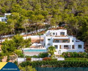 Vista exterior de Casa o xalet en venda en Sant Josep de sa Talaia amb Aire condicionat, Calefacció i Jardí privat