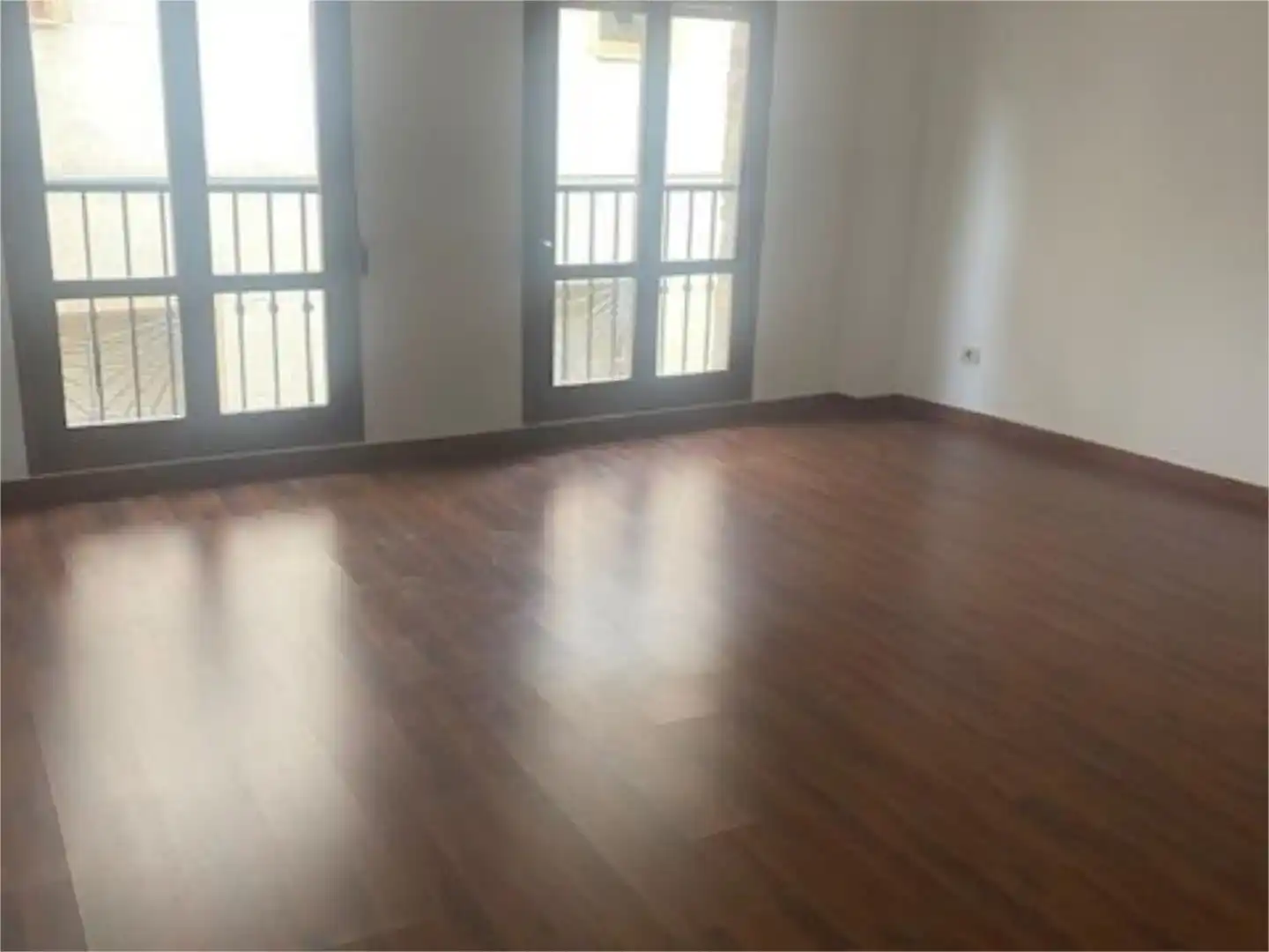 Sala d'estar de Estudi en venda en Mosqueruela amb Parquet