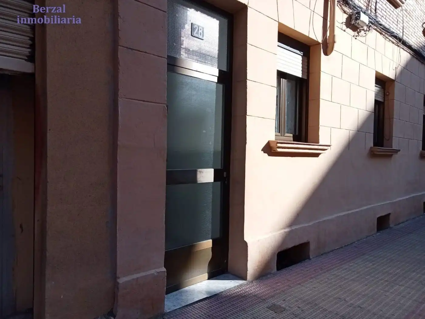 Vista exterior de Local en venta en  Logroño