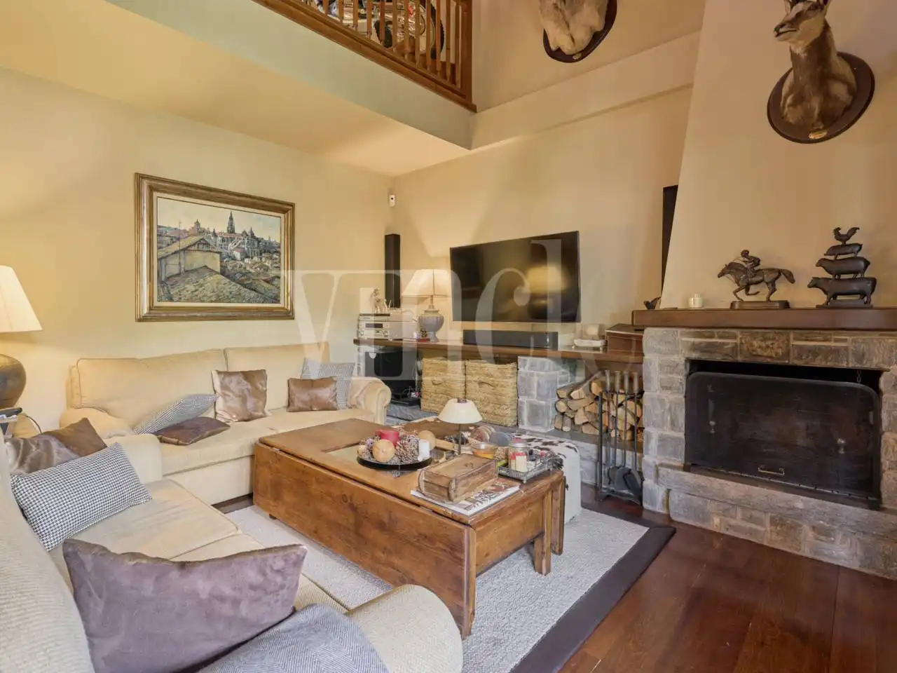 Duplexes for sale in Das