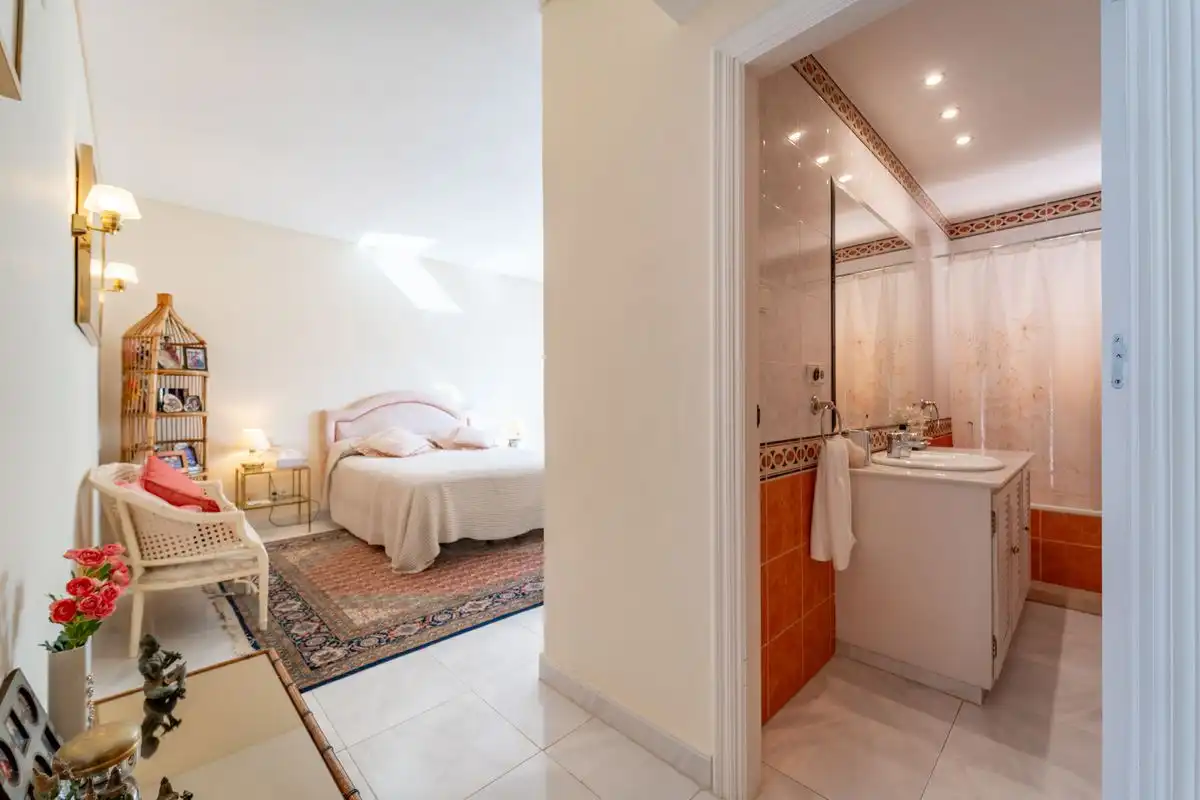 Bedroom of Flat for sale in Marbella  with Air Conditioner, Heating and Private garden