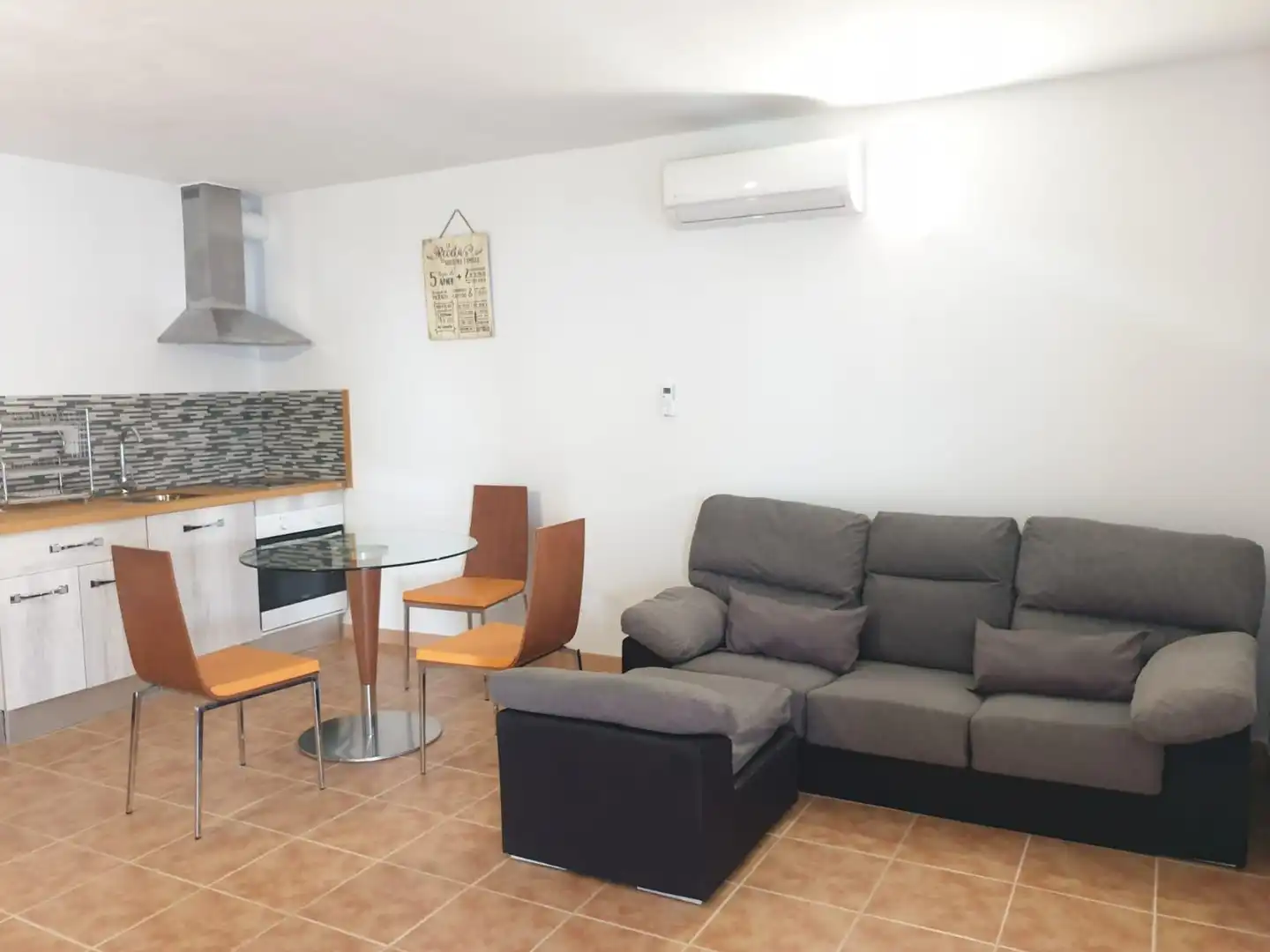 Sala d'estar de Casa o xalet en venda en Chiclana de la Frontera amb Jardí privat i Terrassa