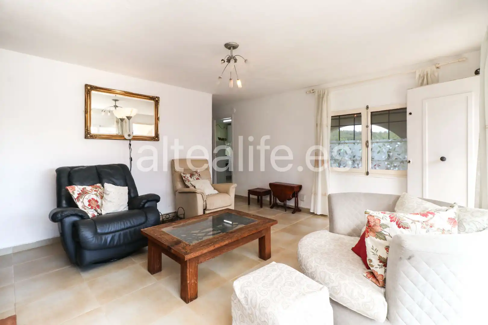 Sala de estar de Casa o chalet en venta en La Nucia con Aire acondicionado, Jardín privado y Terraza