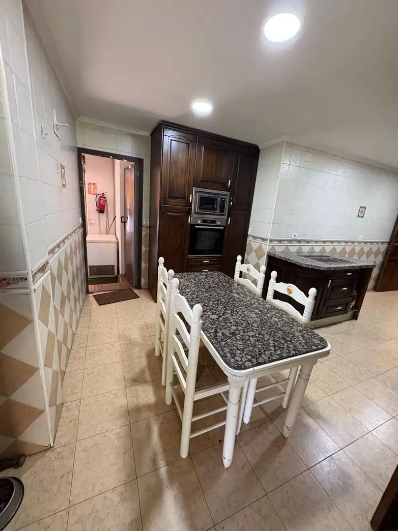 Cuina de Casa o xalet en venda en Laguna de Duero amb Calefacció, Jardí privat i Traster