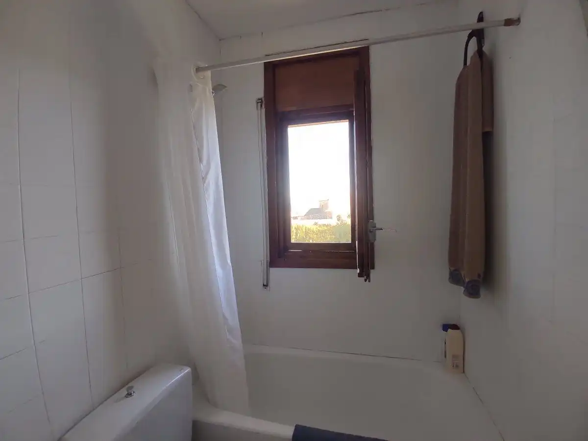 Baño de Apartamento en venta en Bárcabo con Calefacción, Trastero y Piscina comunitaria