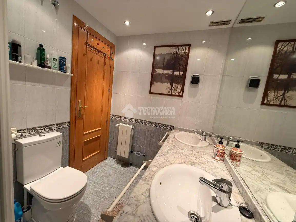 Piso con ascensor en venta en Parque Oeste - Fuente Cisneros, imagen 26