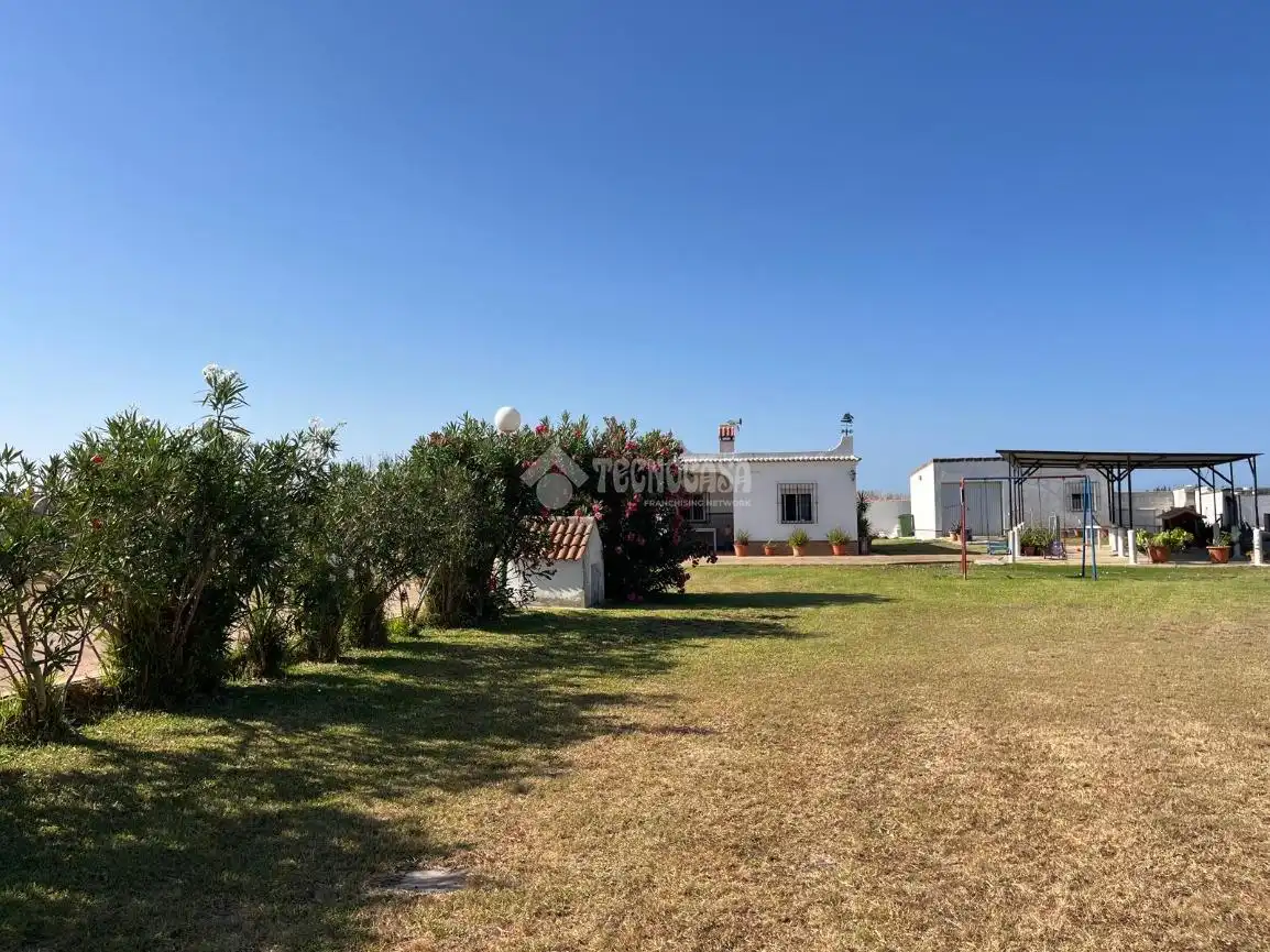 Finca rústica en venda en Chiclana de la Frontera amb Terrassa i Moblat