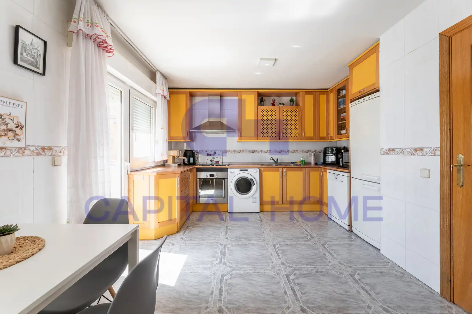 Cocina de Casa adosada en venta en Navalcarnero con Aire acondicionado, Calefacción y Jardín privado
