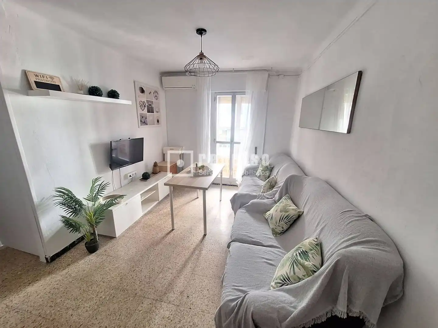 Sala d'estar de Pis de lloguer en Sevilla amb Aire condicionat, Calefacció i Terrassa
