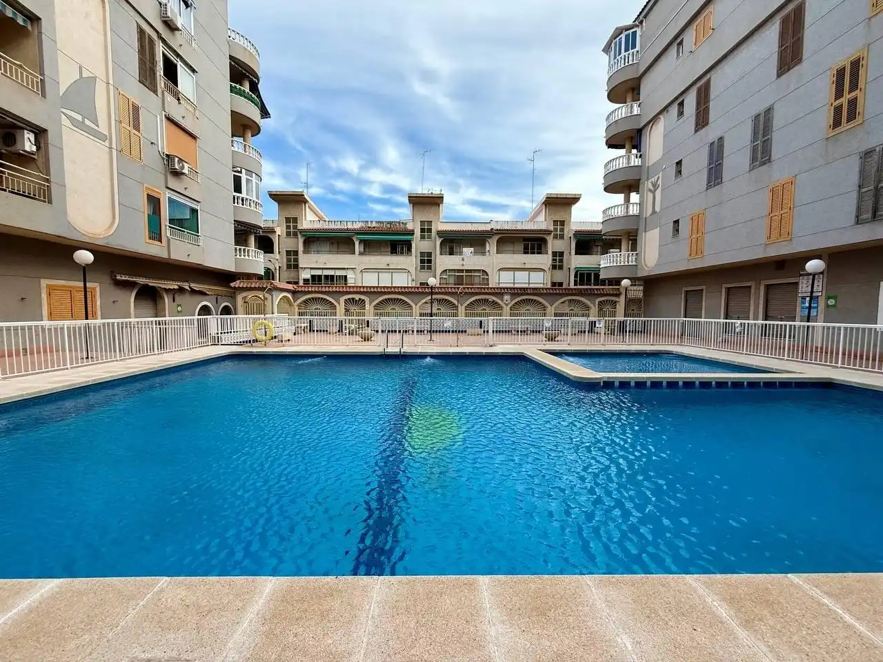 Apartament amb ascensor en venda a VALENCIA 16, imagen 3