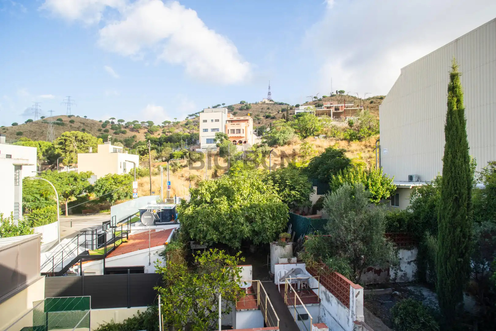 Vista exterior de Casa o chalet en venta en Esplugues de Llobregat con Aire acondicionado, Calefacción y Jardín privado
