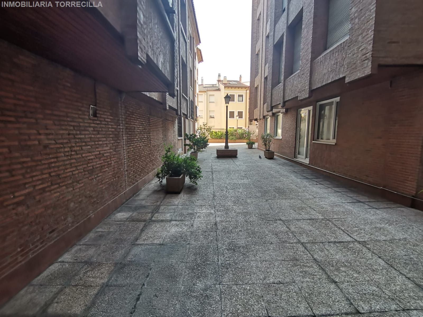 Exterior view of Flat for sale in Valladolid Capital  with Heating, Parquet flooring and TV
