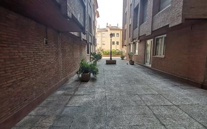 Exterior view of Flat for sale in Valladolid Capital  with Heating, Parquet flooring and TV