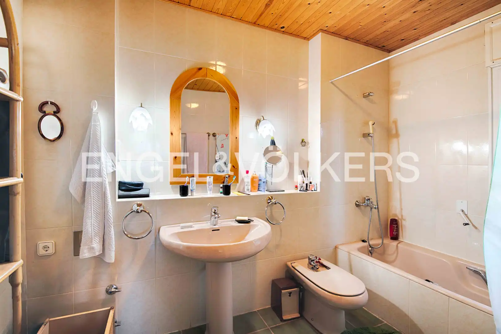 Badezimmer von Country house zum Verkauf in Rabós mit Heizung, Privatgarten und Terrasse