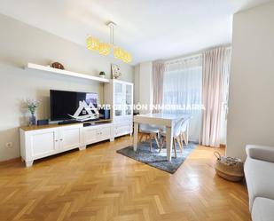 Living room of Flat for sale in Humanes de Madrid  with Heating, Parquet flooring and Terrace