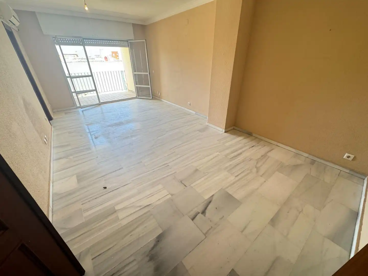 Flat for sale in Dos Hermanas  with Terrace and Storage room