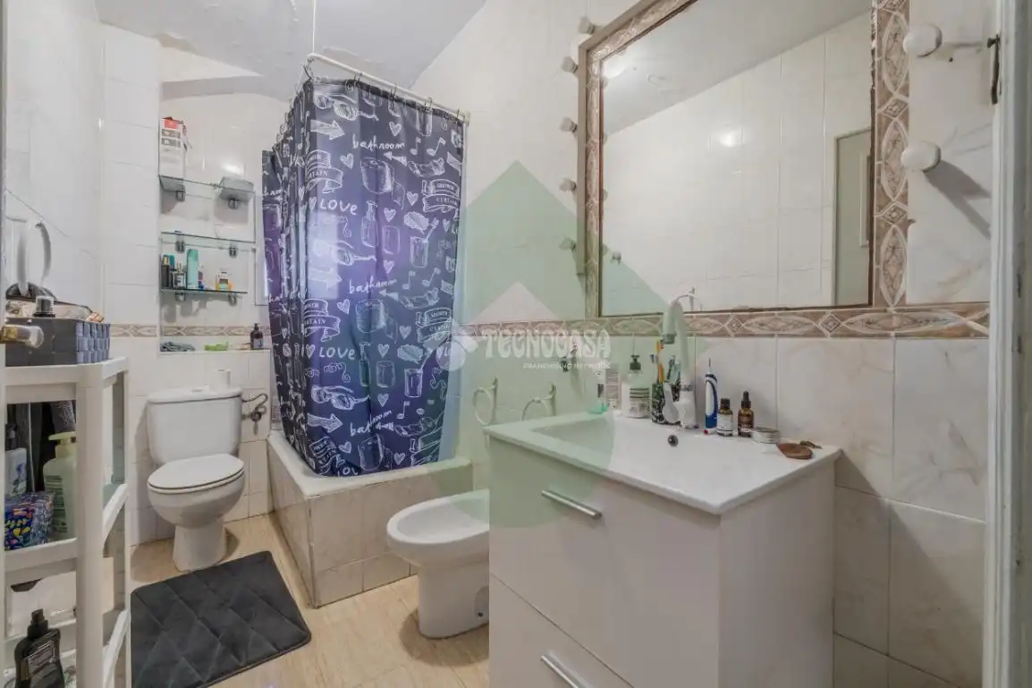 Baño de Piso en venta en Madrid con Calefacción y Terraza