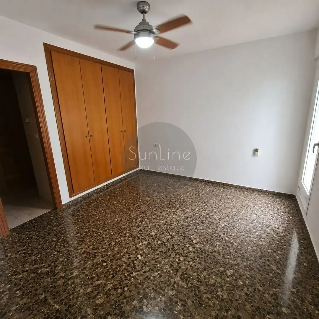 Schlafzimmer von Wohnung zur Miete in Valencia mit Klimaanlage, Terrasse und Möbliert