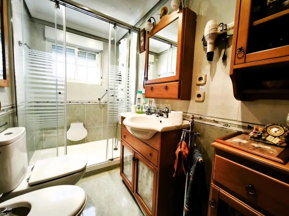 Baño de Piso en venta en Móstoles con Aire acondicionado y Calefacción