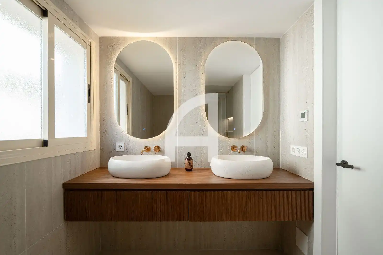 Baño de Piso en venta en Marbella con Aire acondicionado, Calefacción y Terraza