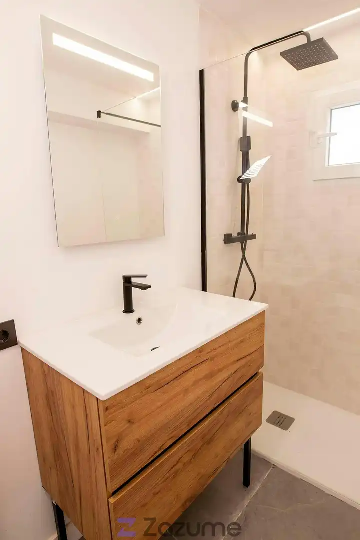 Bathroom of Flat for rent in Jaén  with Air Conditioner, Heating and Furnished