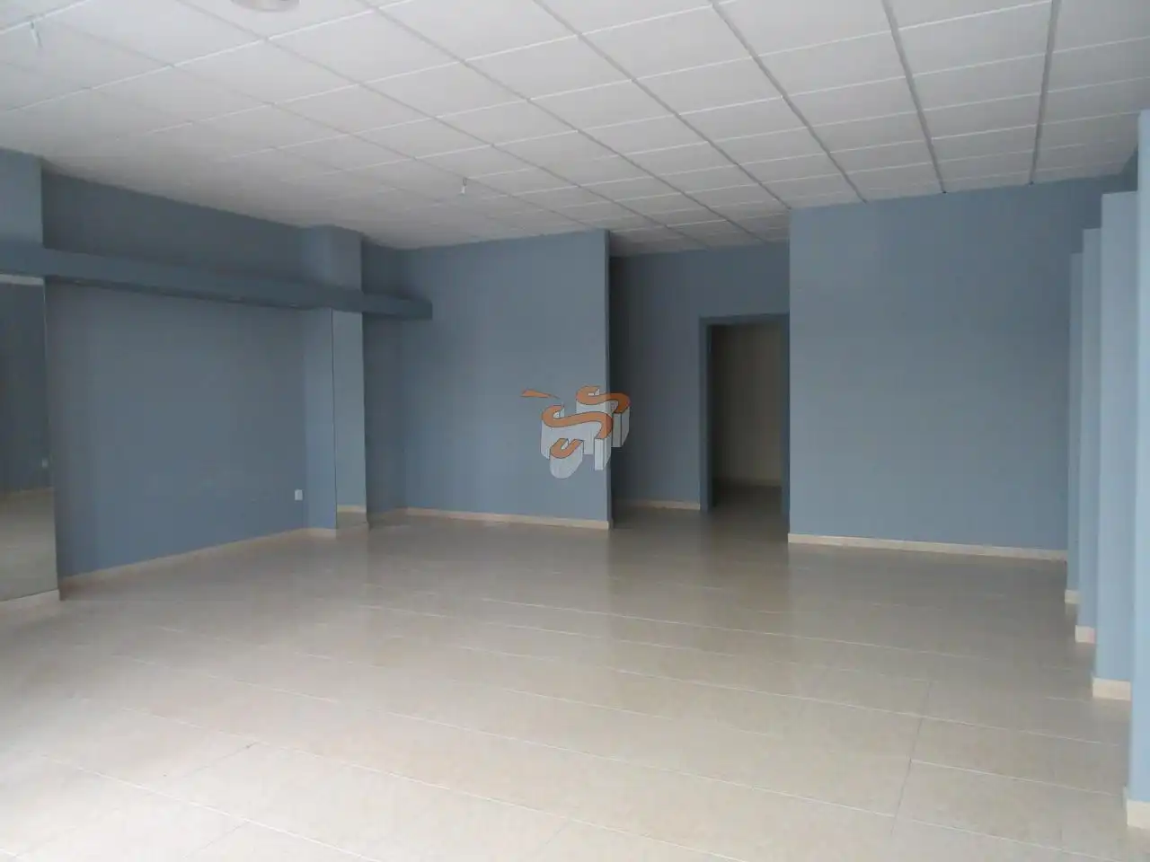 Locale commerciale in affitto a Zona Ultramar
