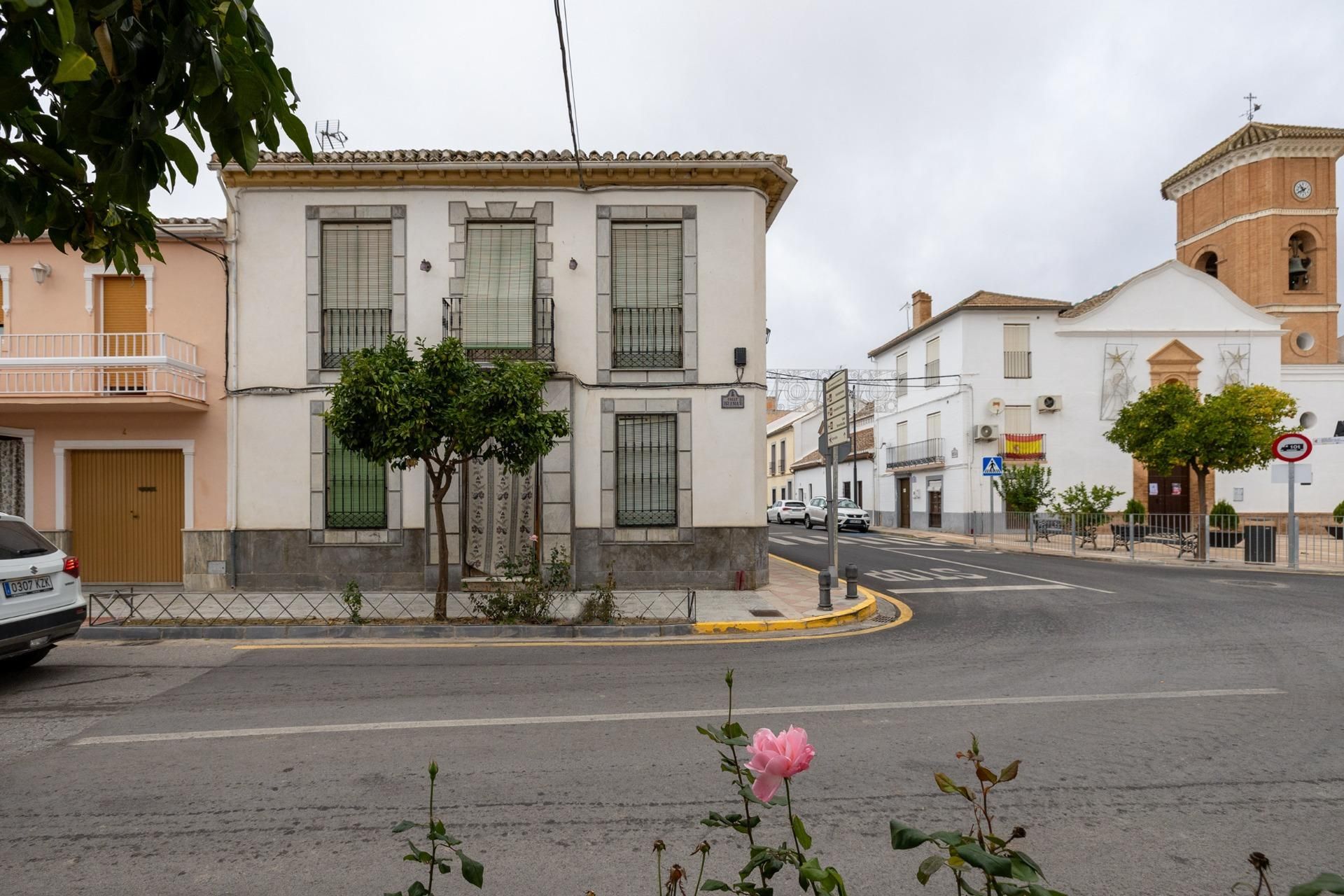 Vista exterior de Casa adosada en venda en Valderrubio amb Terrassa i Balcó