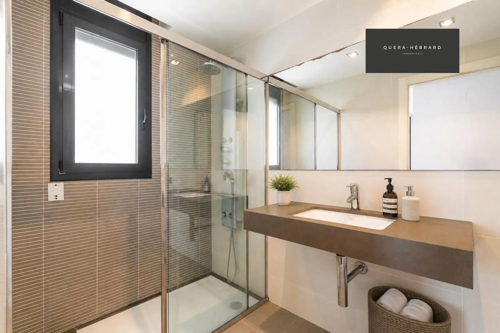 Flat for sale in Camí dels Capellans, Ametllers - Poble-Sec