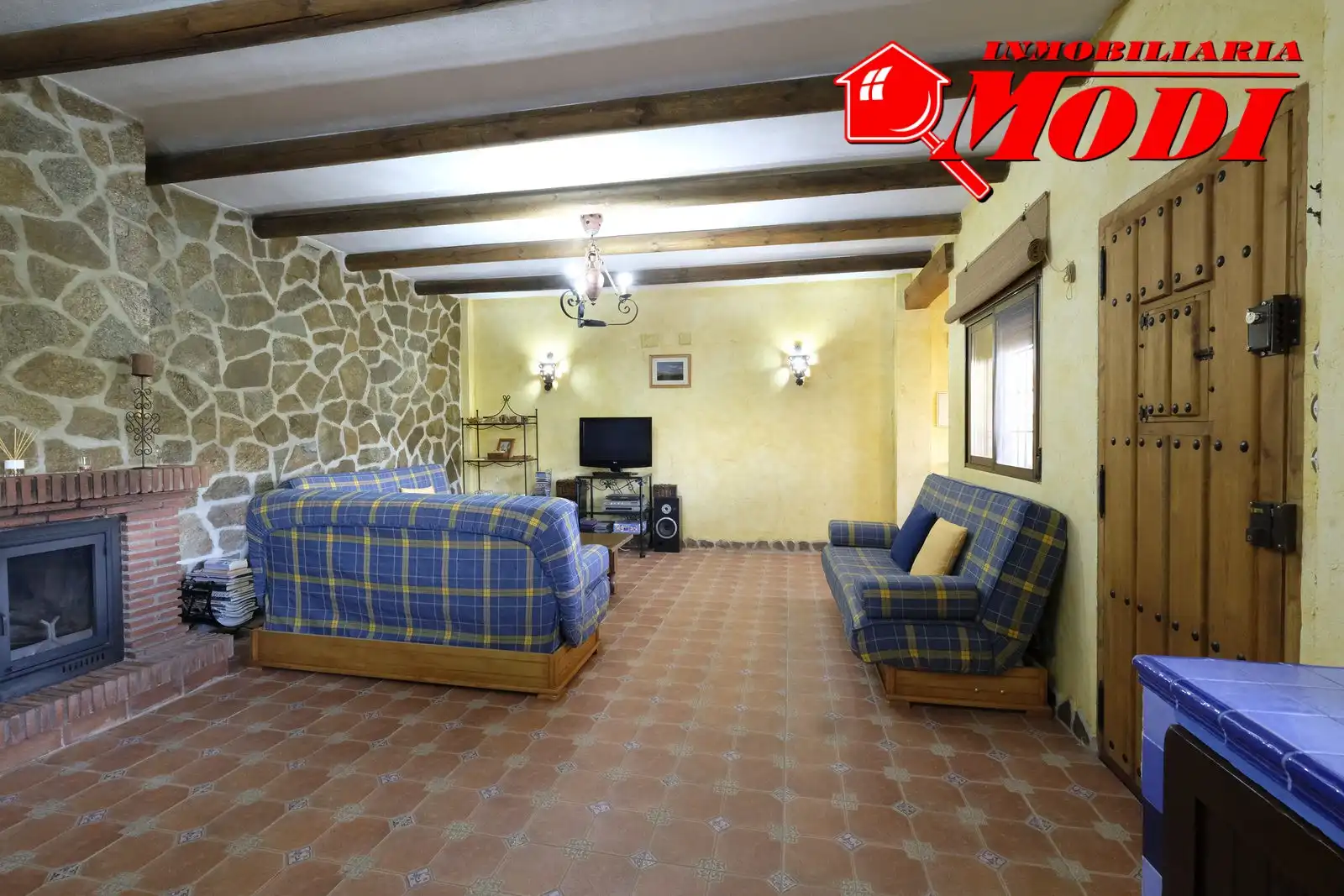 Sala de estar de Finca rústica en venta en Villamena con Jardín privado y Terraza