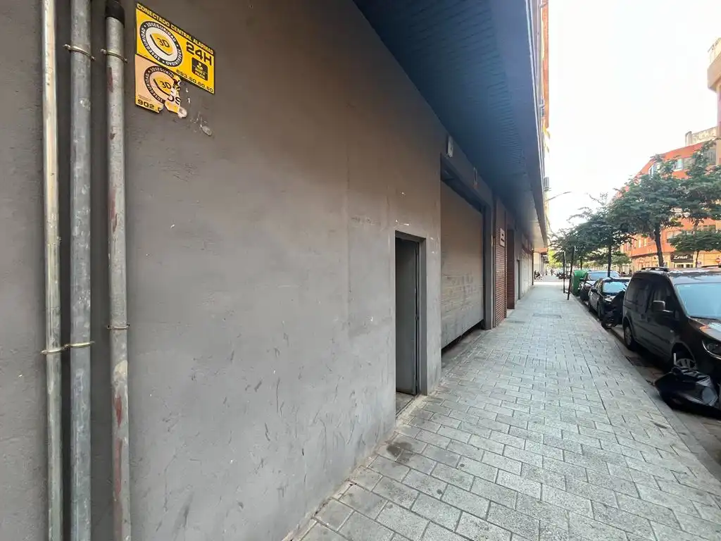Local en venta en Calle Juan de Toledo, 19, Industria