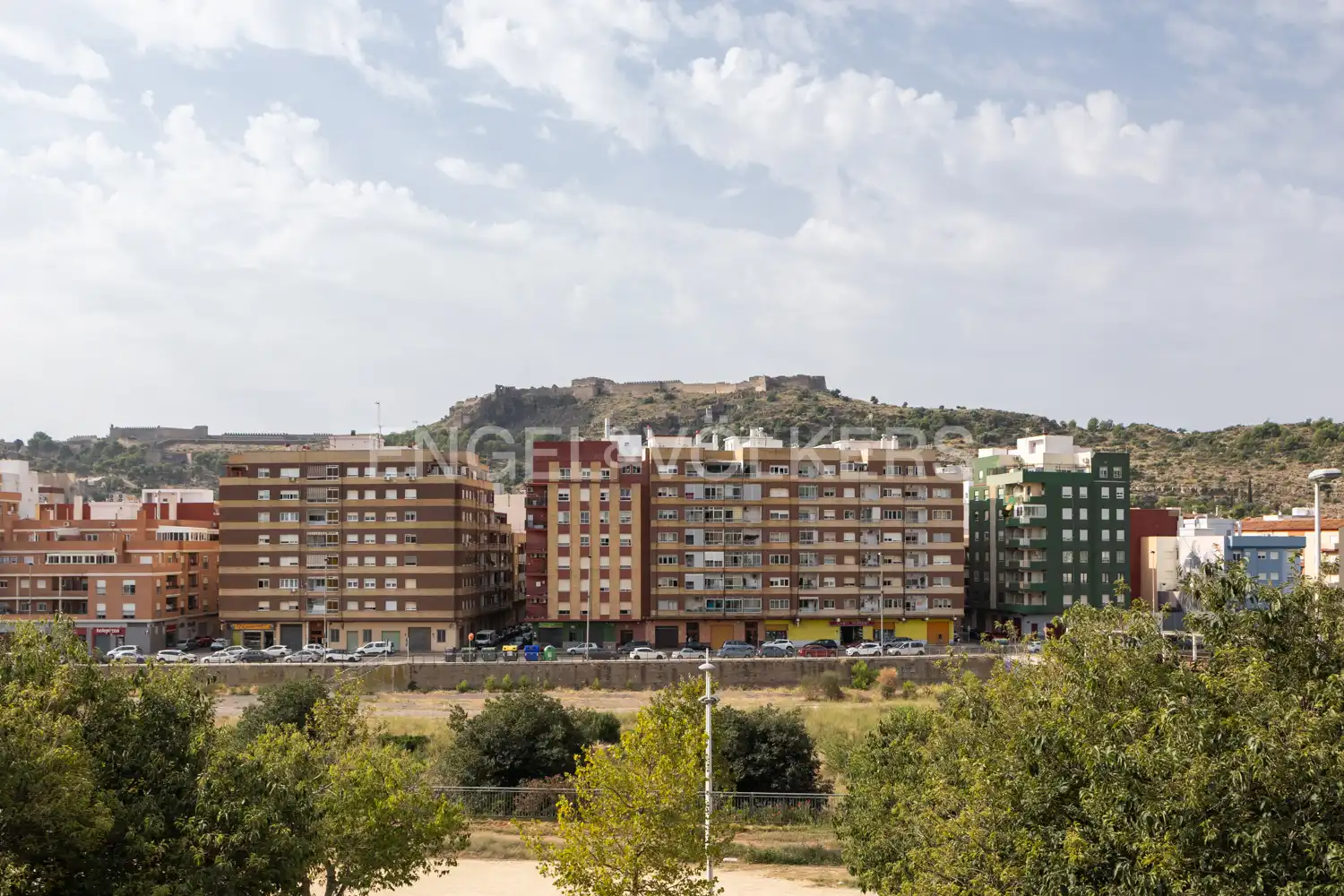 Vista exterior de Pis en venda en Sagunto / Sagunt amb Aire condicionat, Calefacció i Parquet