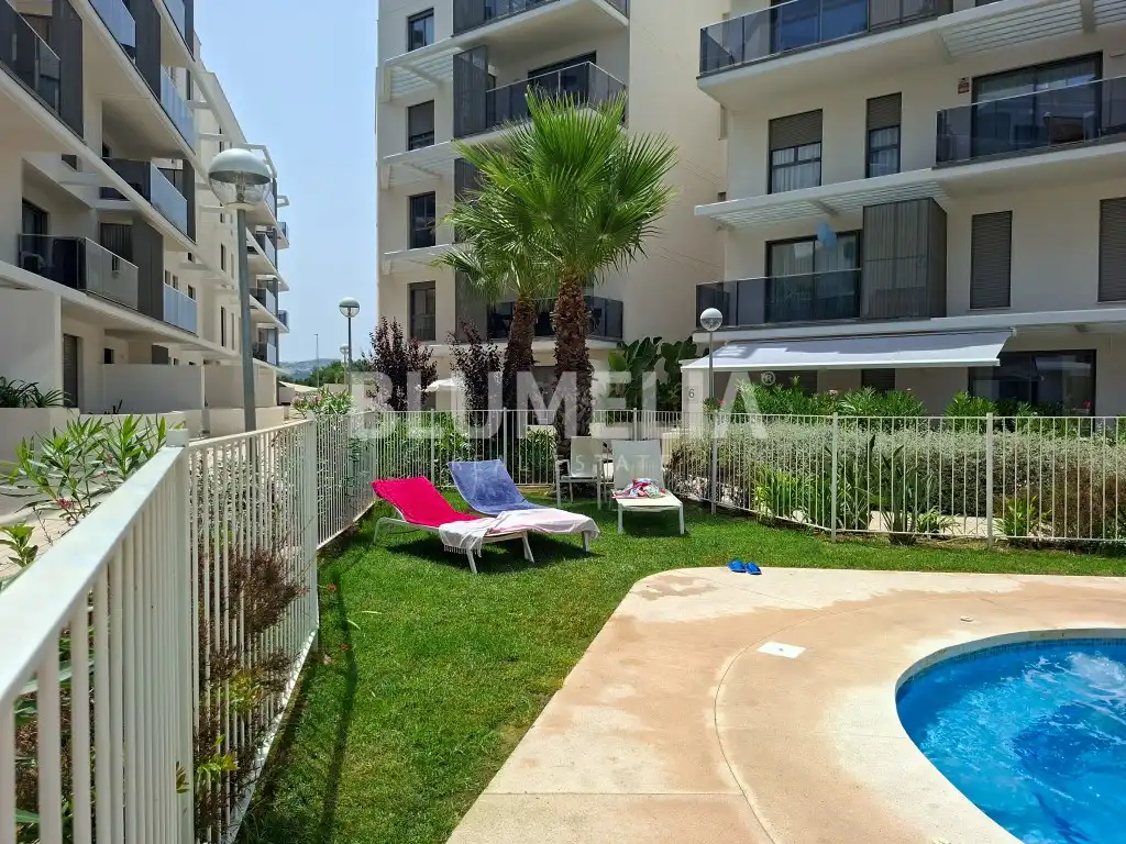 Terrassa de Apartament en venda en Dénia amb Aire condicionat, Calefacció i Jardí privat