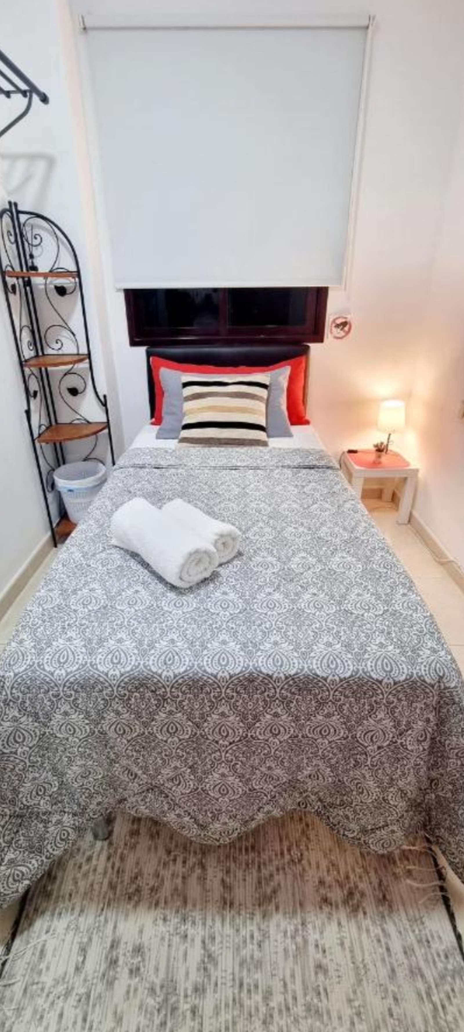 Dormitori de Pis per a compartir en Guía de Isora amb Aire condicionat, Terrassa i Moblat