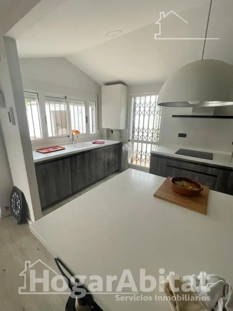 Cocina de Casa o chalet en venta en Chiva con Aire acondicionado, Calefacción y Jardín privado