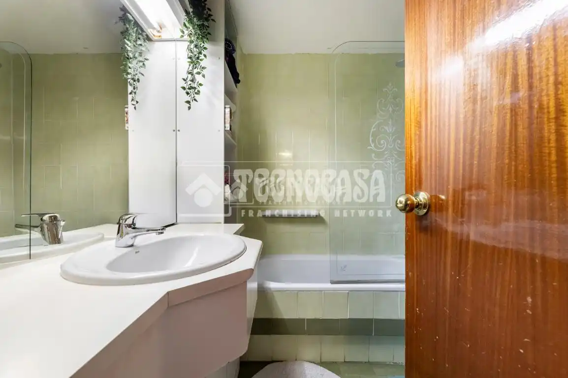 Baño de Piso en venta en Las Rozas de Madrid con Terraza y Trastero