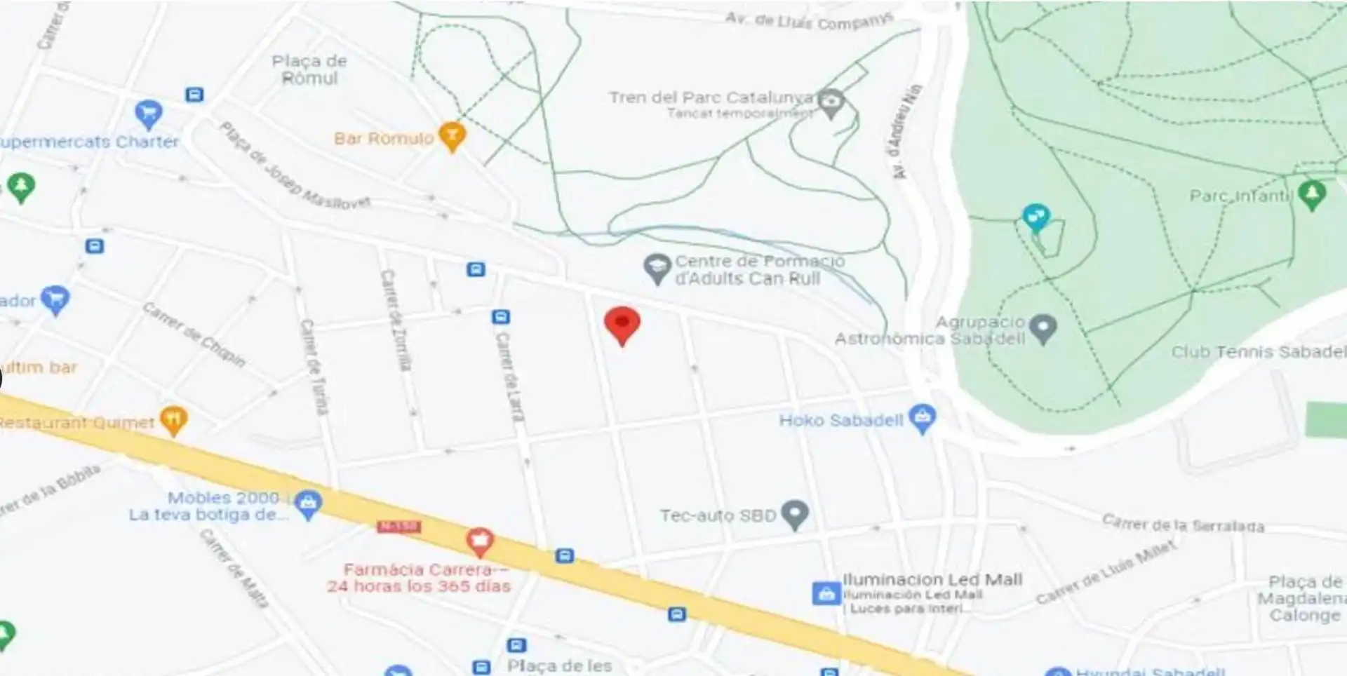Vista exterior de Casa o xalet en venda en Sabadell amb Piscina comunitària