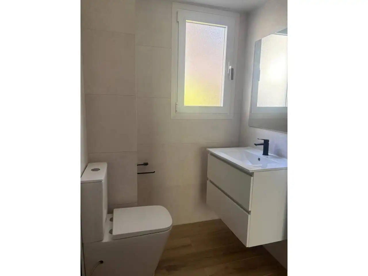 Baño de Piso de alquiler en San Martín de Valdeiglesias con Aire acondicionado, Terraza y Amueblado