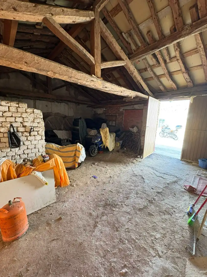 Finca rústica en venda en Muñopedro amb Jardí privat, Traster i Moblat