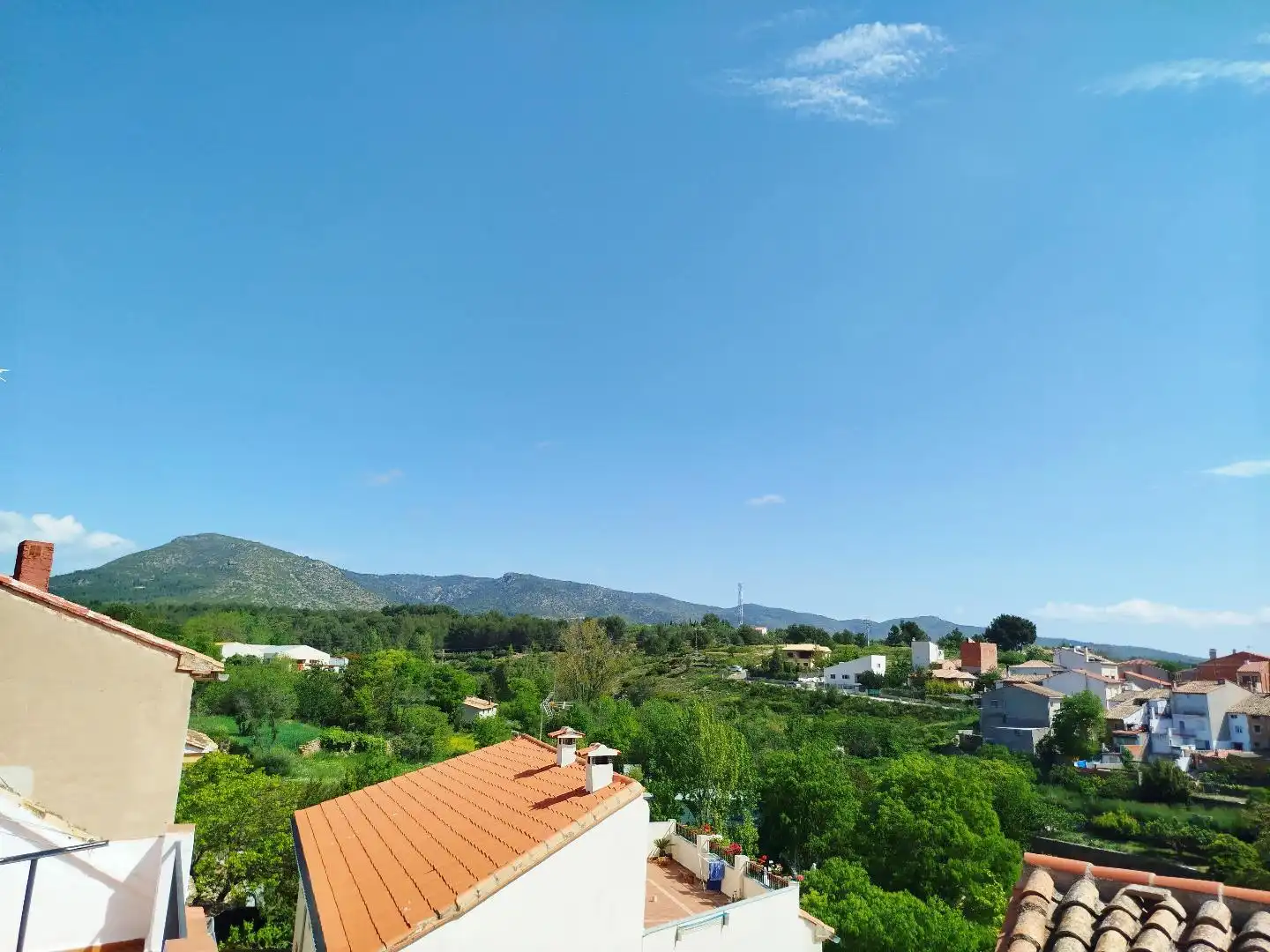 Vista exterior de Casa adosada en venda en Caudiel amb Terrassa