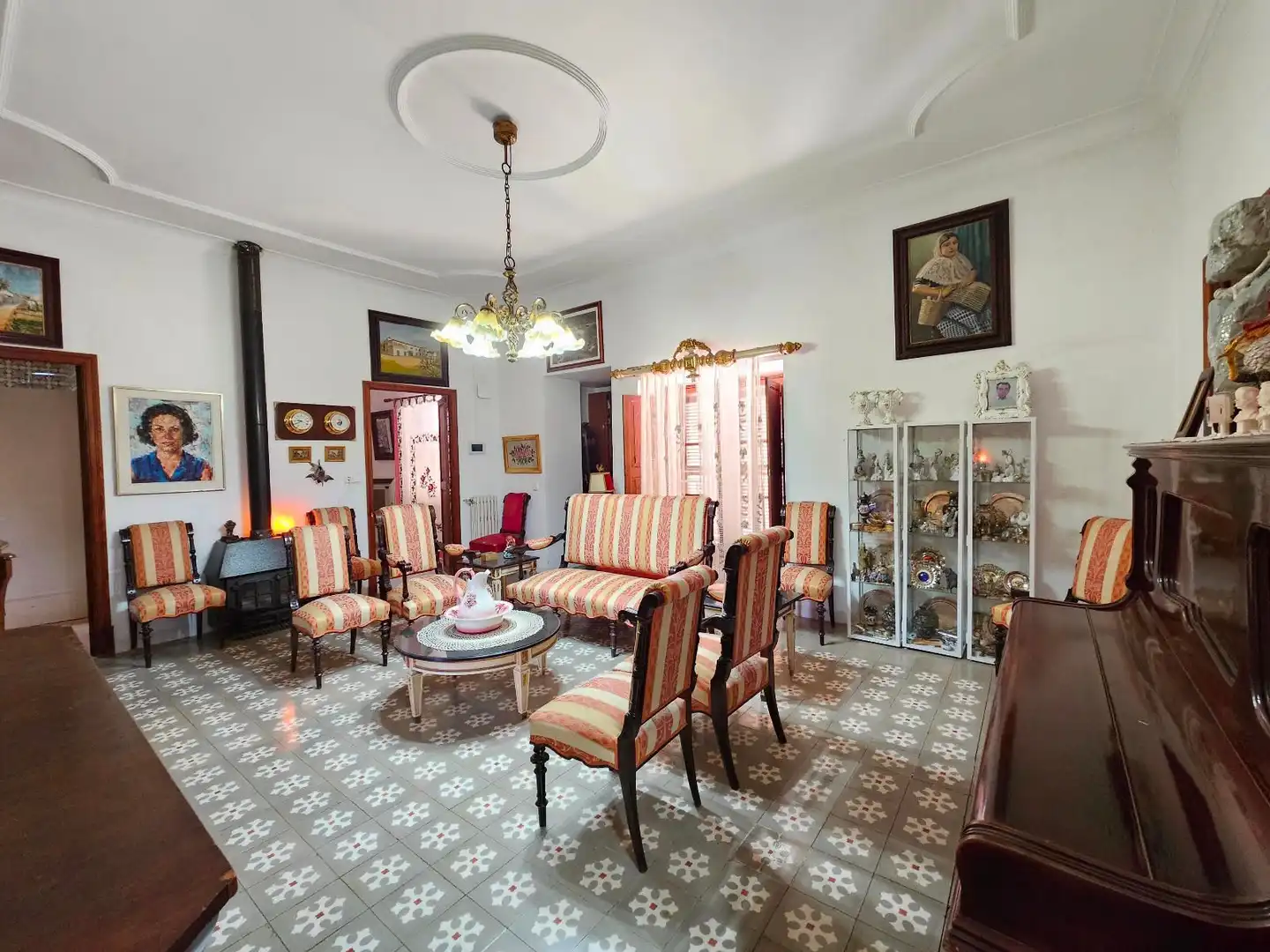 Sala d'estar de Casa o xalet en venda en Lloret de Vistalegre amb Aire condicionat, Traster i Piscina